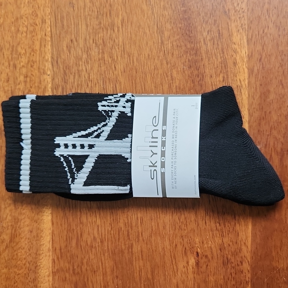 Oakland Raiders - Skyline Socks - NWT, Unisex